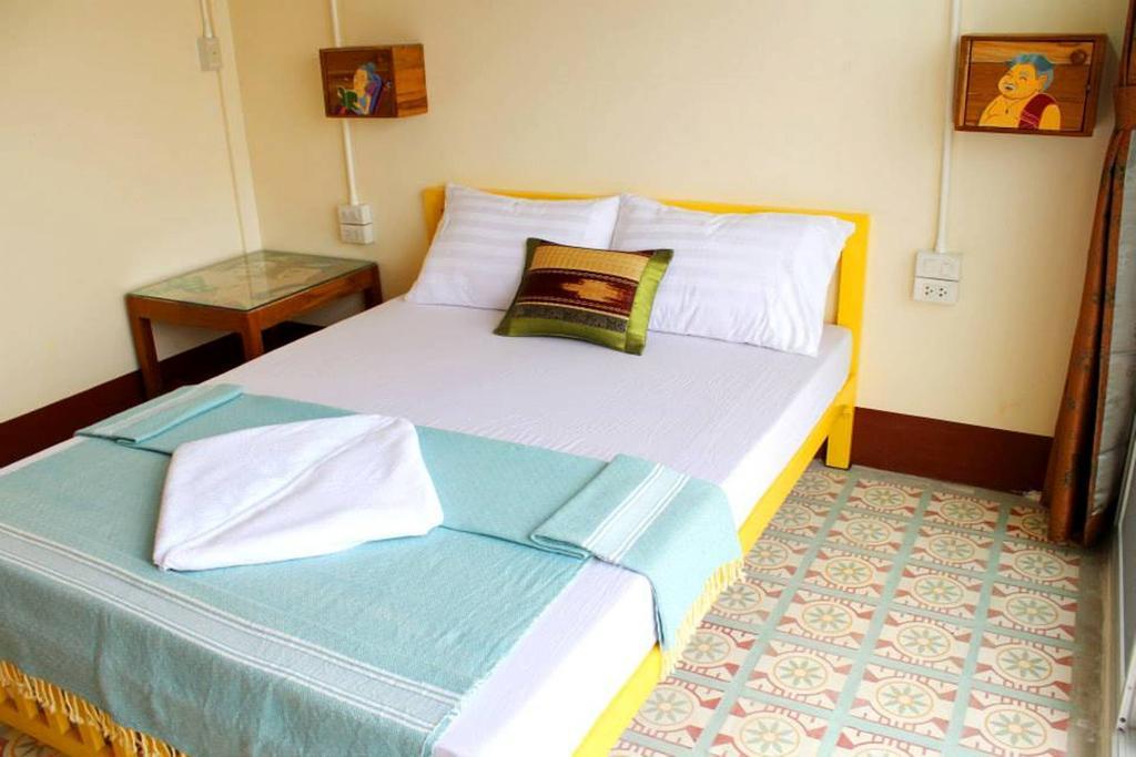 Hostel Baan Bovorn Bangkok Zimmer foto